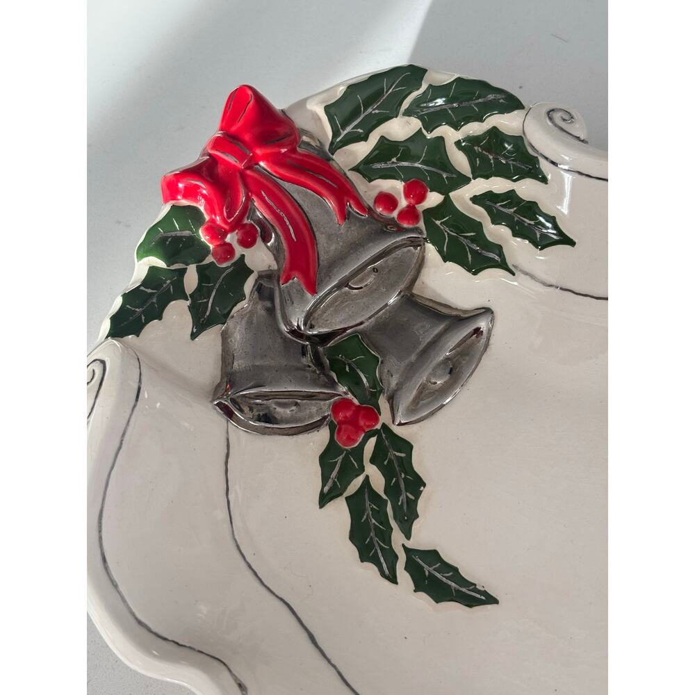 Vintage 1970s hand painted Christmas tray, Holly Silver bells ruffled edges￼ - Picture 7 of 9